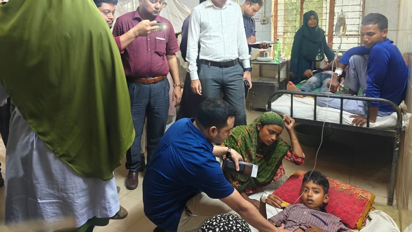 পঞ্চগড়ে স্কুল ফিডিংয়ের দুধ পান করে অসুস্থ ১৭ শিক্ষার্থী